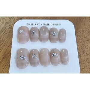 Beige Cat Eye Oval with Gem | Press on Nails - Handmade | Sz Medium